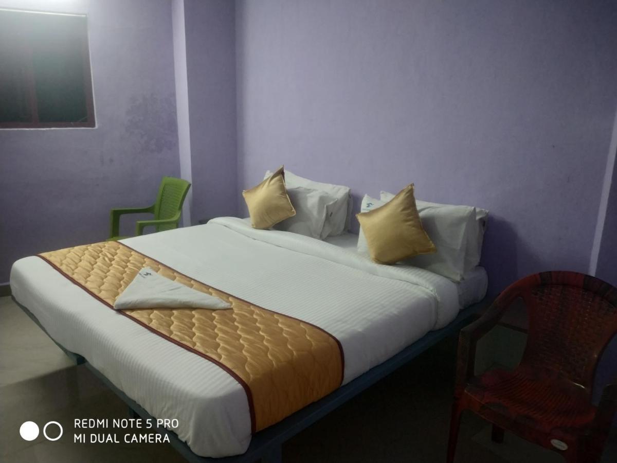 Skyry Hotel Iyyapanthangal Chennai Exterior foto