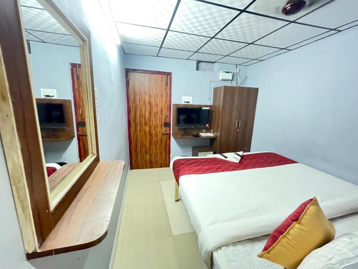 Skyry Hotel Iyyapanthangal Chennai Exterior foto